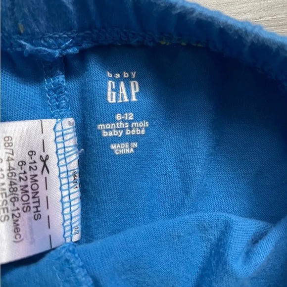 💜5 for 25💜Baby gap pants 6-12 months - Picture 2 of 3